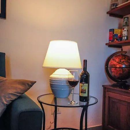 La Finestra Sul Castello Apartment *